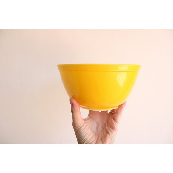 Vintage 1960s 1970s Pyrex #402 Yellow Daisy Mixing Bowl,1.5 Quart Retro Kitchen - Picture 2 of 10
